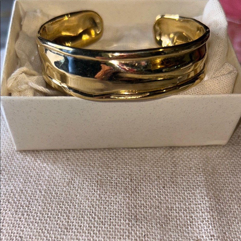 Odette gold cuff bracelet. BRAND NEW. - Picture 6 of 7